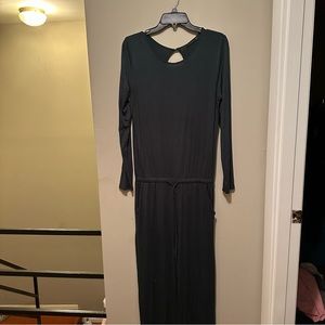 Very comfortable jumpsuit. Only worn a couple of times.